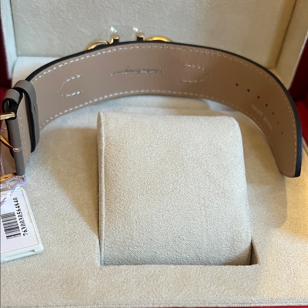 Salvatore Ferragamo Gold Buckle sapphire Leather watch - Picture 14 of 15